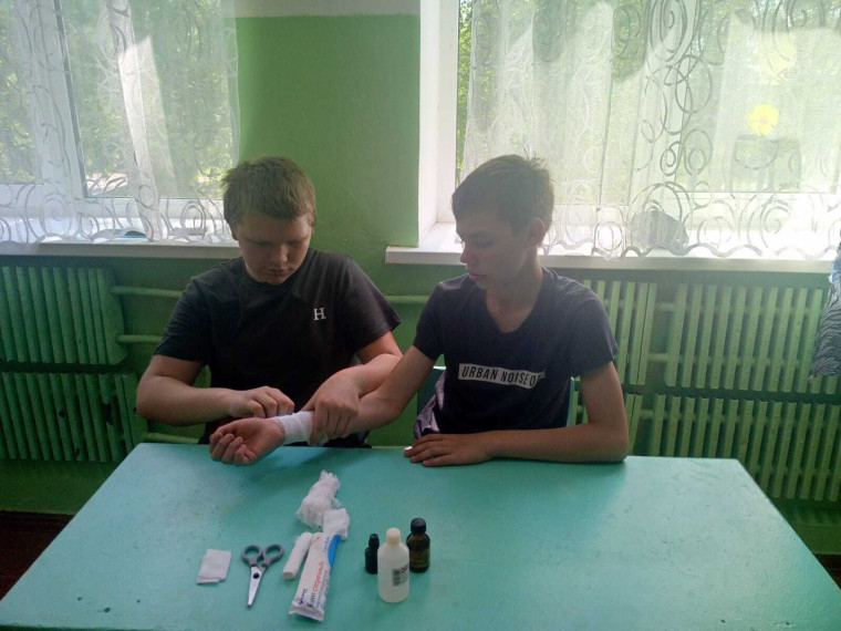 В МБОУ Творишинская СОШ прошли учебные сборы для обучающихся 8,10 классов..